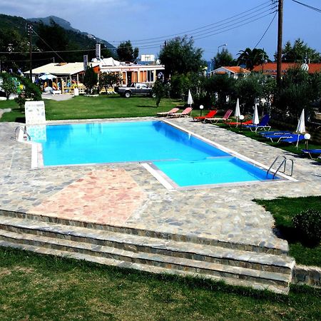 Aggelos Family Hotel Moraḯtika Exterior foto