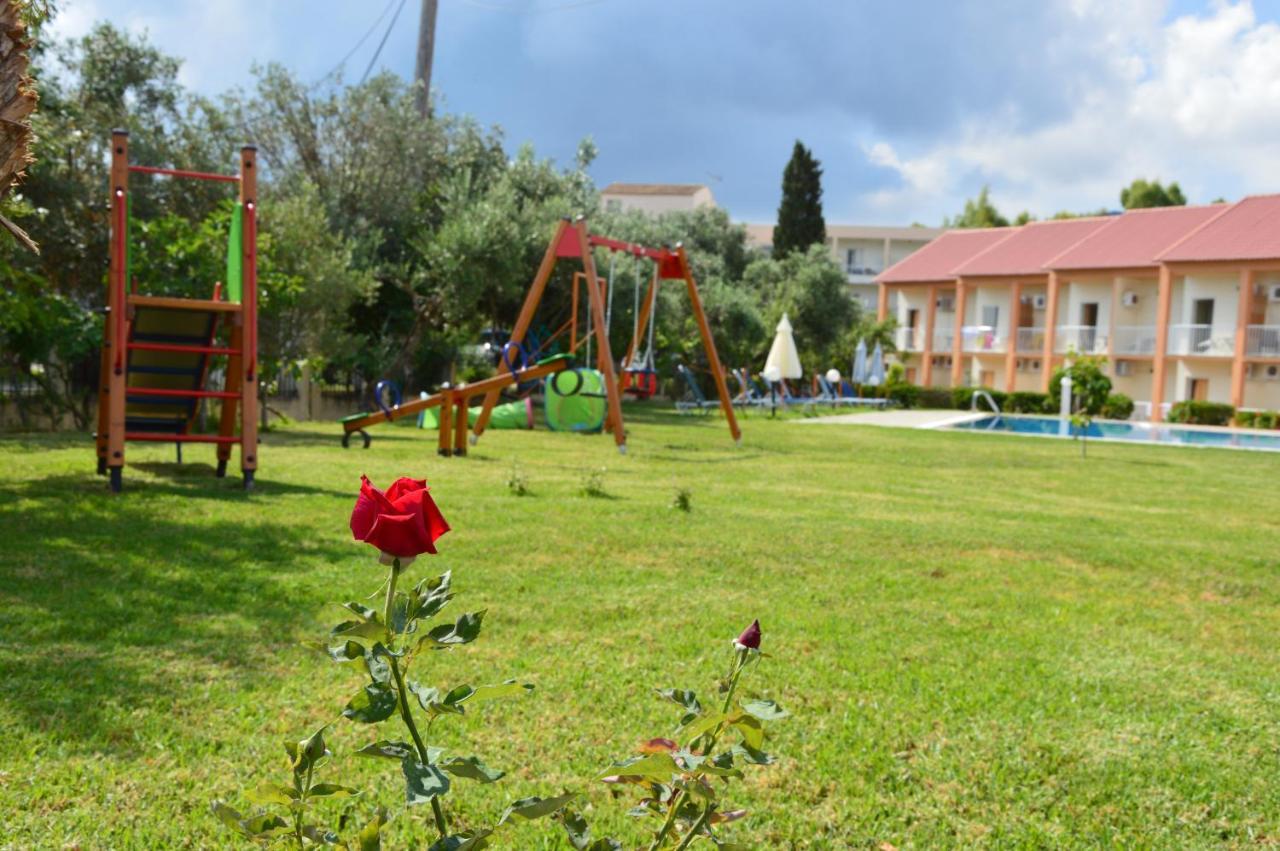 Aggelos Family Hotel Moraḯtika Exterior foto