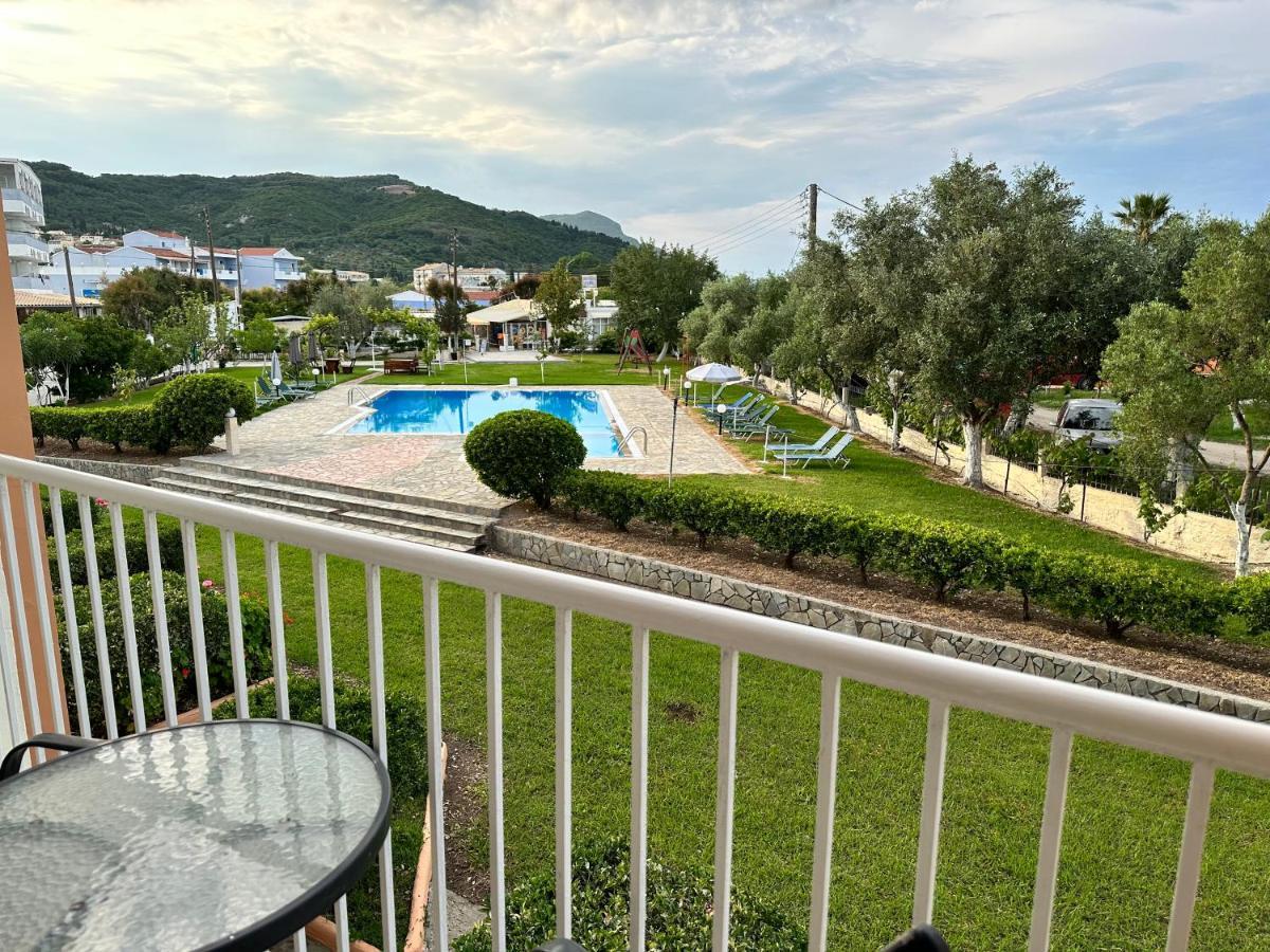 Aggelos Family Hotel Moraḯtika Exterior foto