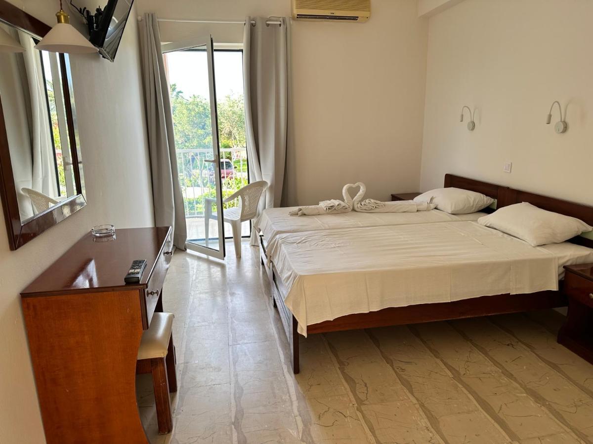 Aggelos Family Hotel Moraḯtika Exterior foto