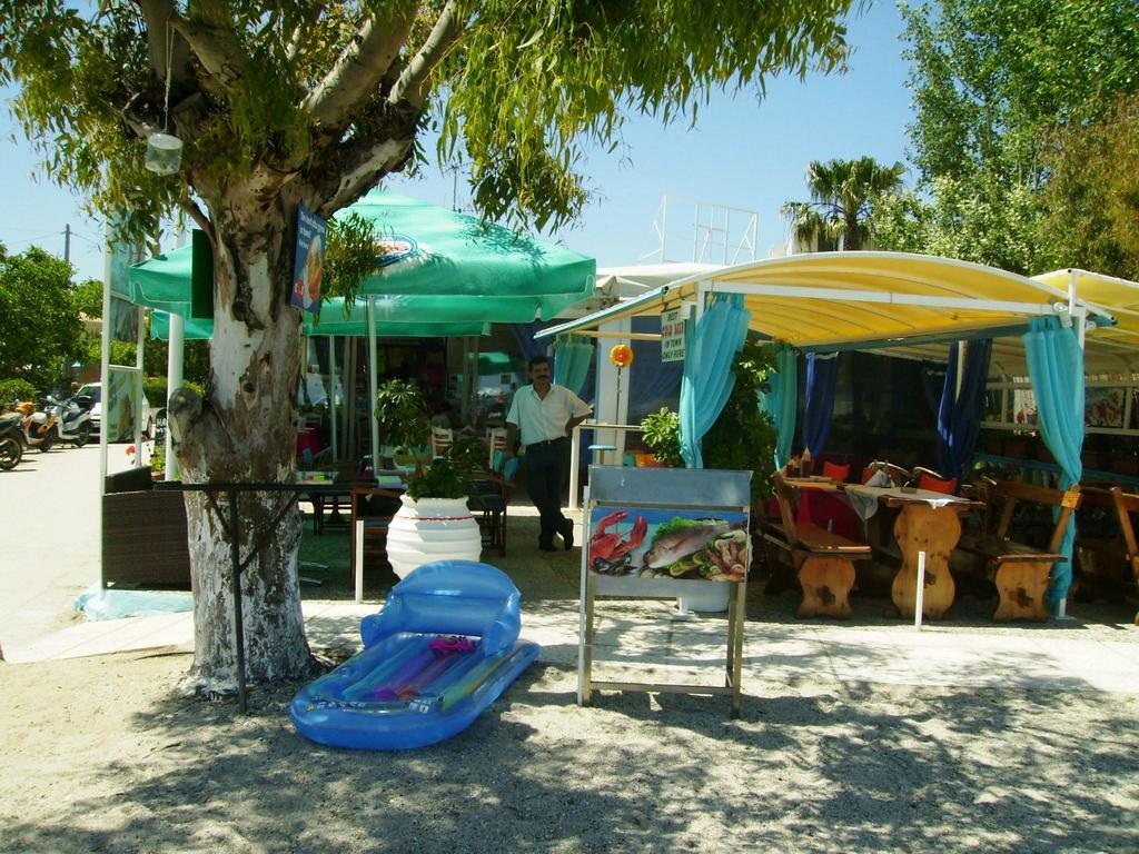 Aggelos Family Hotel Moraḯtika Exterior foto
