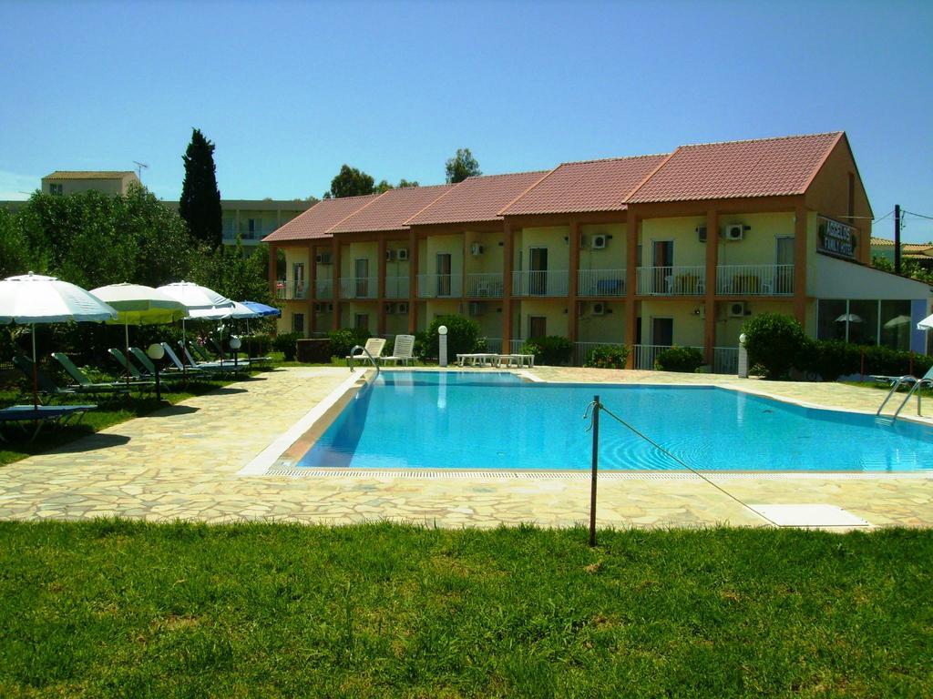 Aggelos Family Hotel Moraḯtika Exterior foto