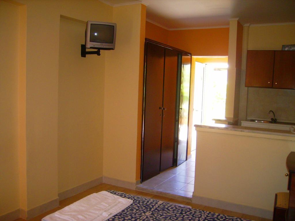 Aggelos Family Hotel Moraḯtika Exterior foto