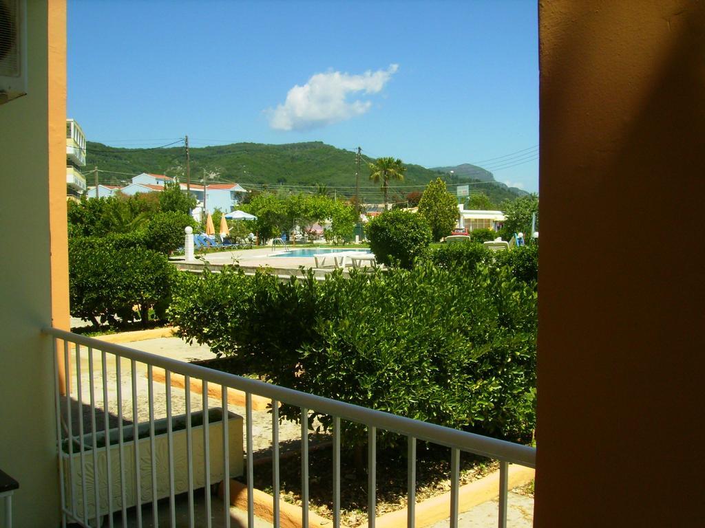 Aggelos Family Hotel Moraḯtika Exterior foto