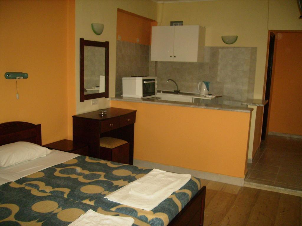 Aggelos Family Hotel Moraḯtika Exterior foto