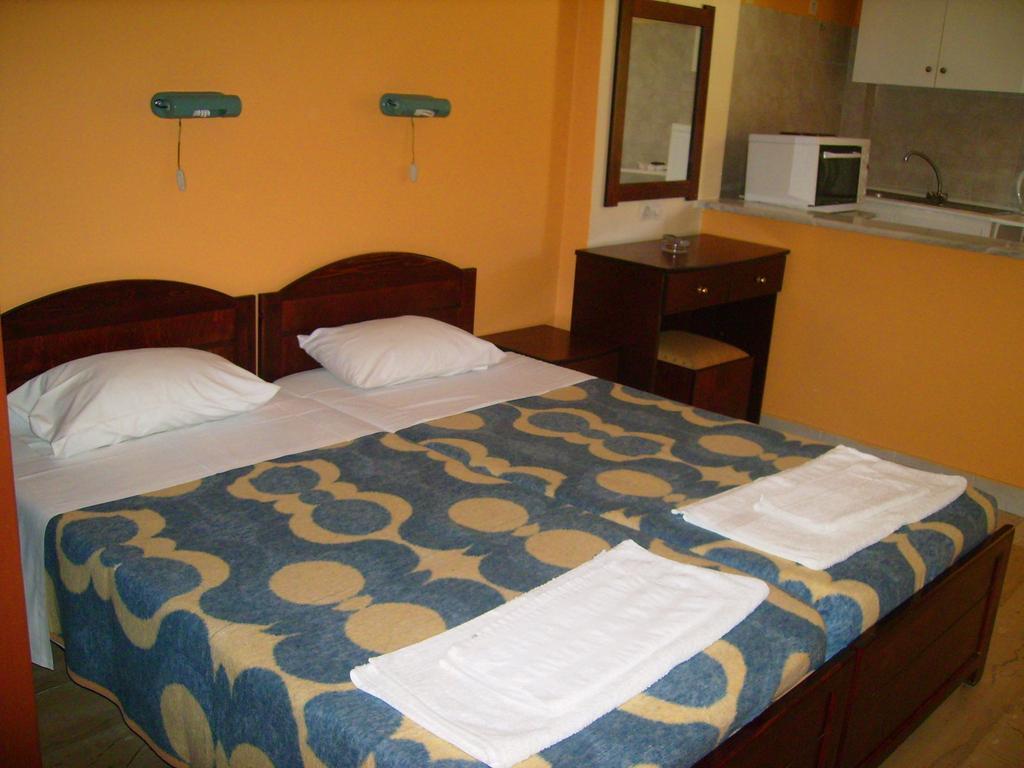 Aggelos Family Hotel Moraḯtika Exterior foto