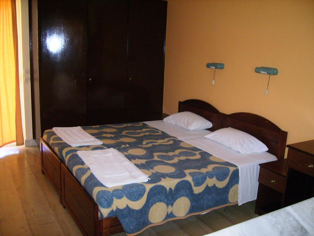 Aggelos Family Hotel Moraḯtika Exterior foto