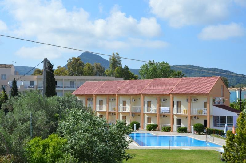 Aggelos Family Hotel Moraḯtika Exterior foto