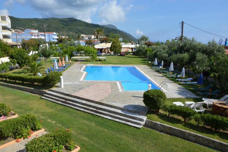 Aggelos Family Hotel Moraḯtika Exterior foto